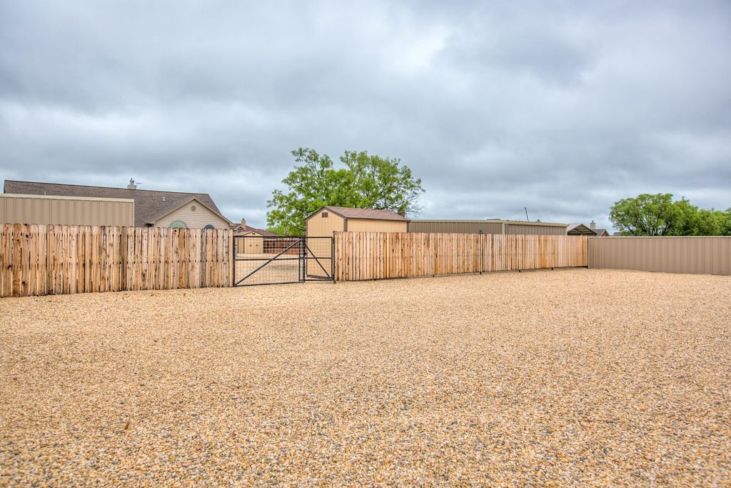 Image 32 of property listing at 8483 Puma Court, San Angelo, TX 76901