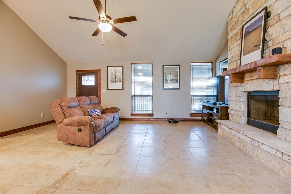 Image 7 of property listing at 8483 Puma Court, San Angelo, TX 76901