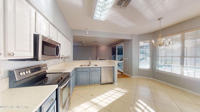 281 VILLAGE GREEN Avenue, St. Johns, FL 32259