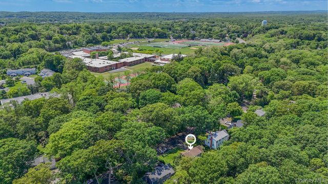 41 Semon Road, Huntington, NY 11743