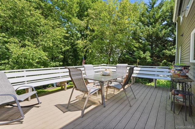 41 Semon Road, Huntington, NY 11743
