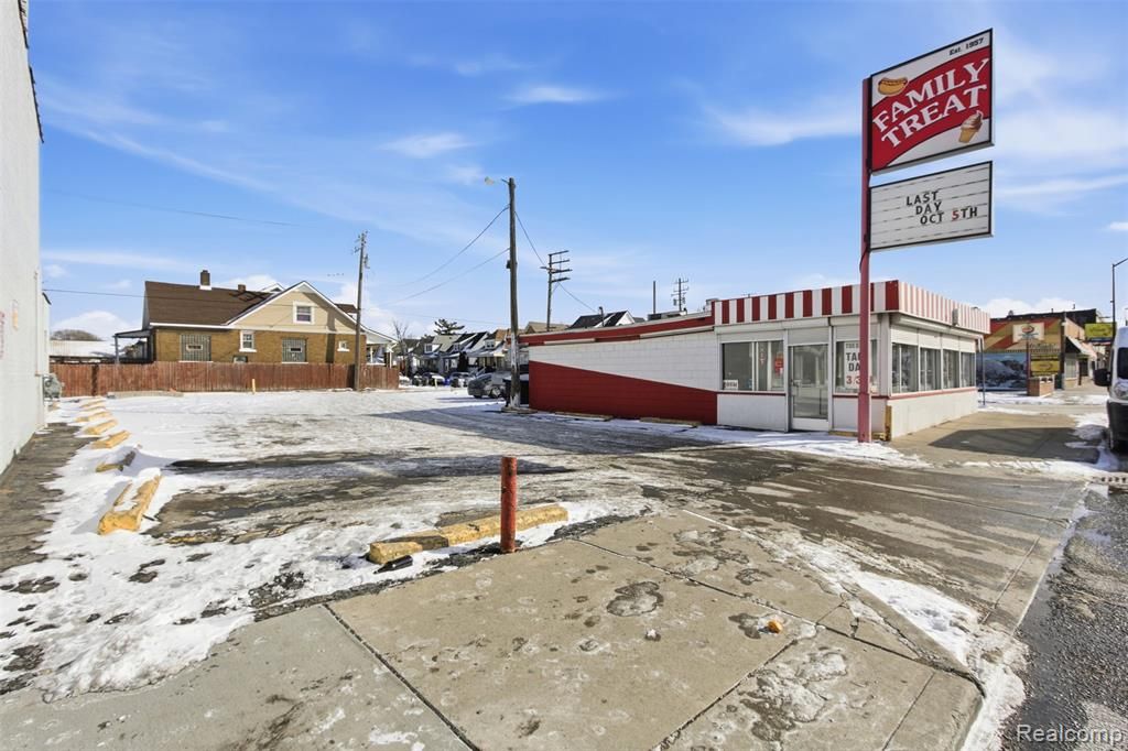 2010 Springwells Street, Detroit, MI 48209