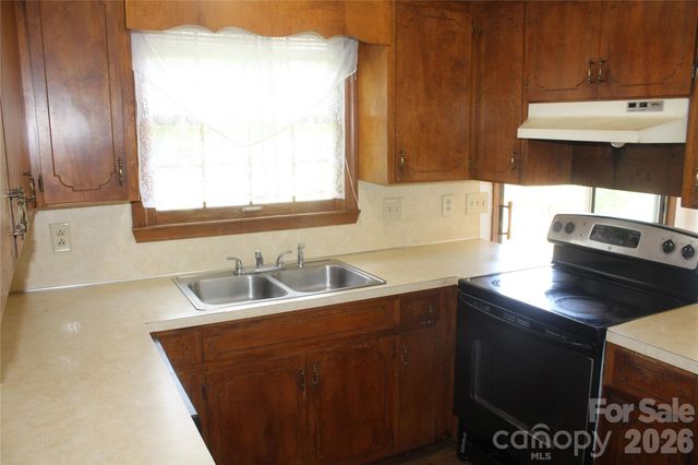 205 Inglewood Drive, Morganton, NC 28655
