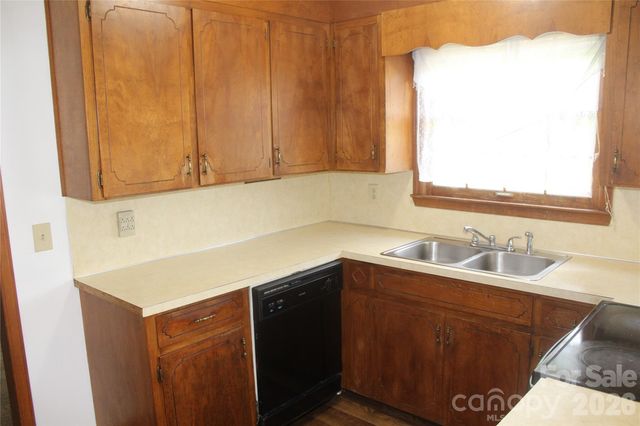 205 Inglewood Drive, Morganton, NC 28655