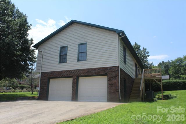 205 Inglewood Drive, Morganton, NC 28655
