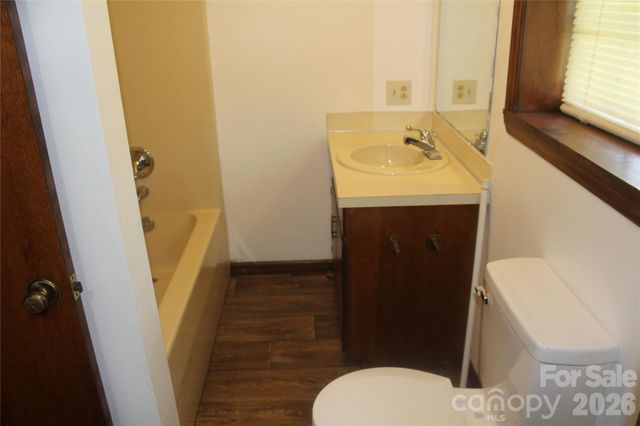 205 Inglewood Drive, Morganton, NC 28655