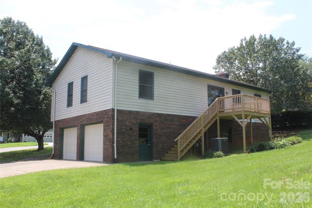 205 Inglewood Drive, Morganton, NC 28655