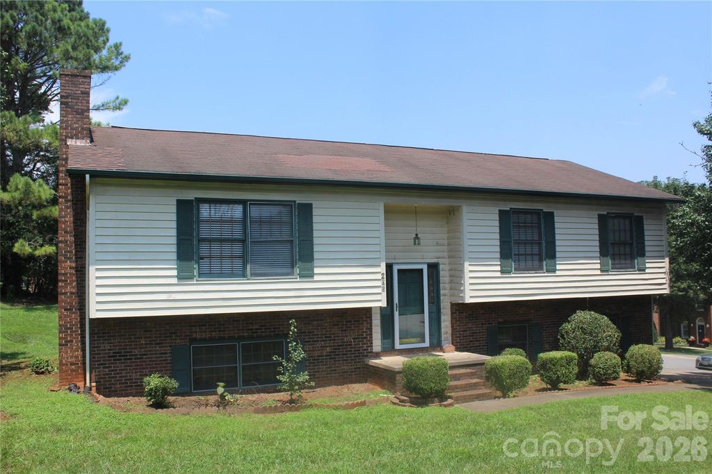 205 Inglewood Drive, Morganton, NC 28655