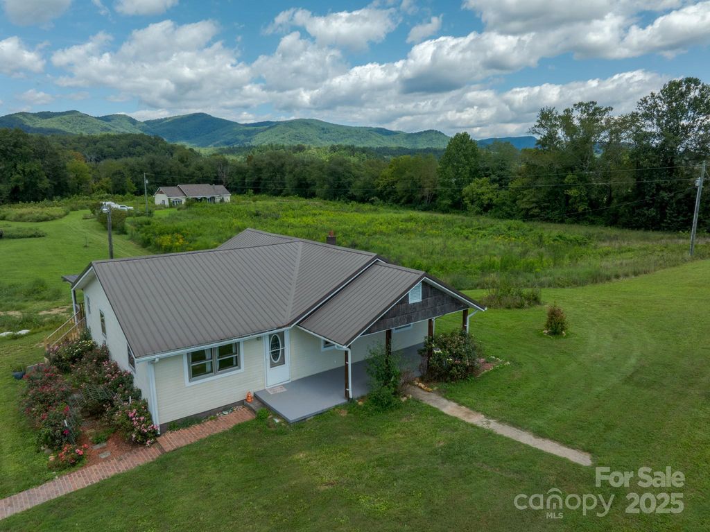 2742 HWY 268 Highway, Lenoir, NC 28645