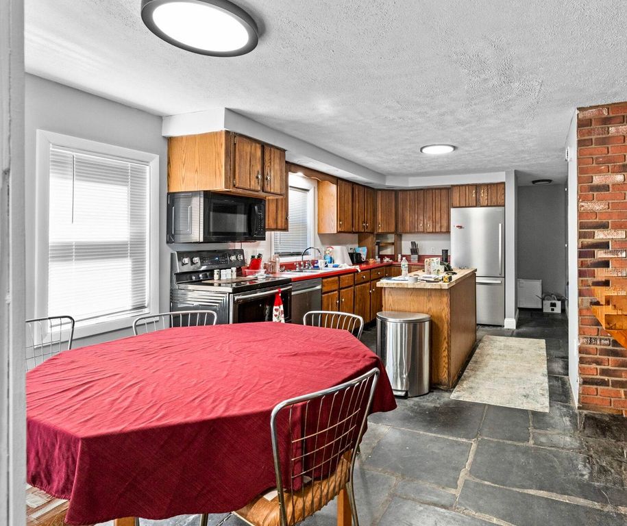 389 Randall Road, Lewiston, ME 04240 — photo 3