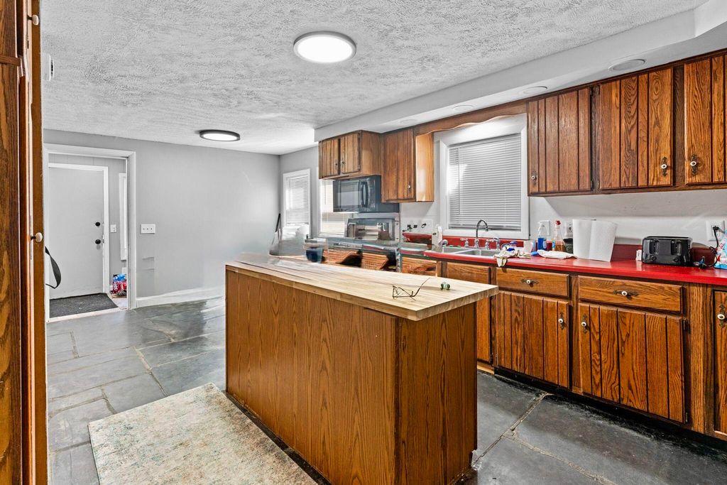 389 Randall Road, Lewiston, ME 04240 — photo 4