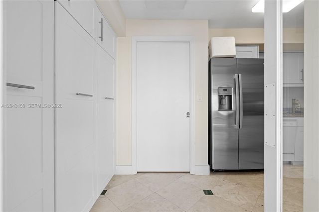 3 Grove Isle Dr C1610, Miami, FL 33133