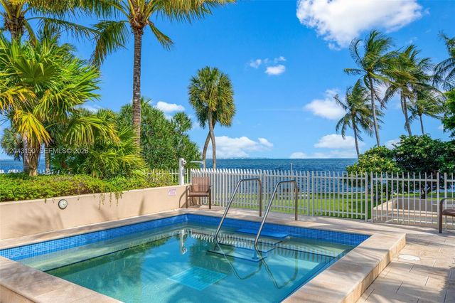 3 Grove Isle Dr C1610, Miami, FL 33133