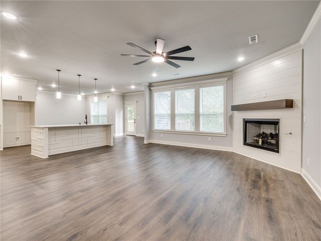27 Brierfield Lane, Bella Vista, AR 72714