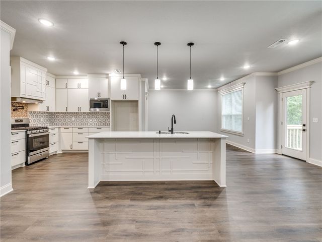 27 Brierfield Lane, Bella Vista, AR 72714