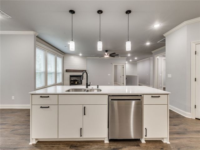 27 Brierfield Lane, Bella Vista, AR 72714