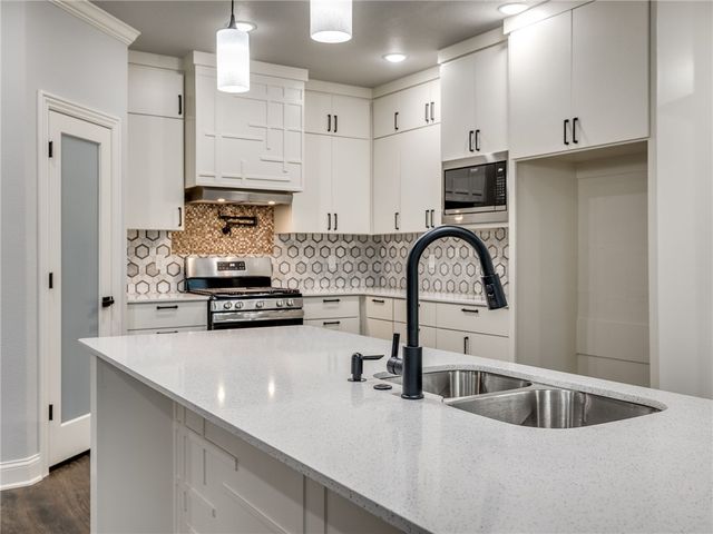 27 Brierfield Lane, Bella Vista, AR 72714