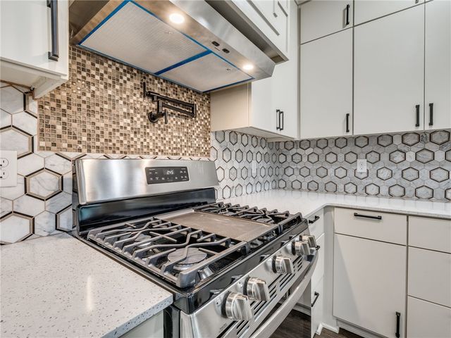 27 Brierfield Lane, Bella Vista, AR 72714