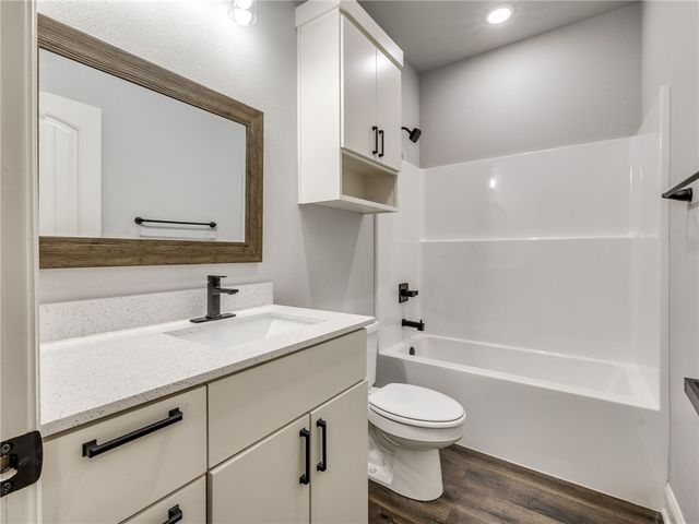27 Brierfield Lane, Bella Vista, AR 72714