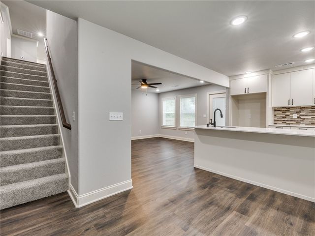 27 Brierfield Lane, Bella Vista, AR 72714