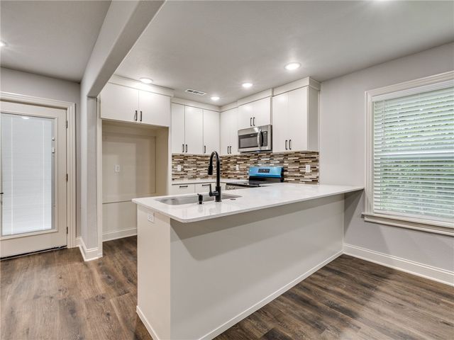 27 Brierfield Lane, Bella Vista, AR 72714