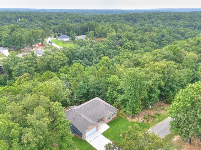 27 Brierfield Lane, Bella Vista, AR 72714