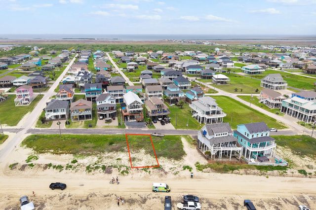 2790 Tradewind Drive, Crystal Beach, TX 77650