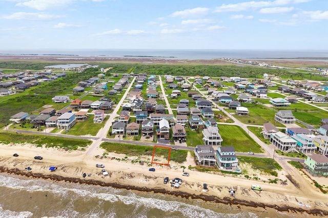 2790 Tradewind Drive, Crystal Beach, TX 77650