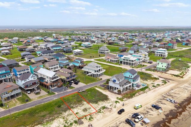 2790 Tradewind Drive, Crystal Beach, TX 77650