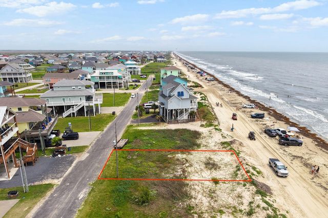 2790 Tradewind Drive, Crystal Beach, TX 77650