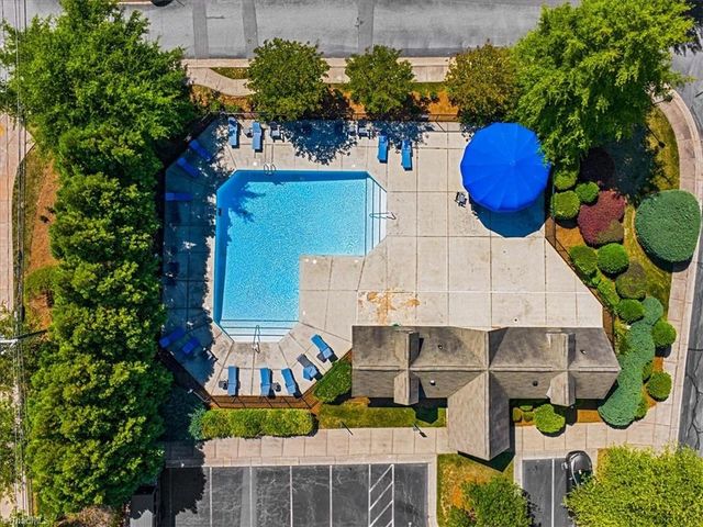 3075 Renaissance Parkway, Jamestown, NC 27282