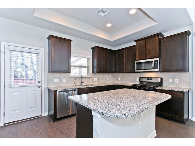 9802 Tanglemede ST, Austin, TX 78748
