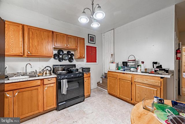 2005 HOMEWOOD AVE, Baltimore, MD 21218