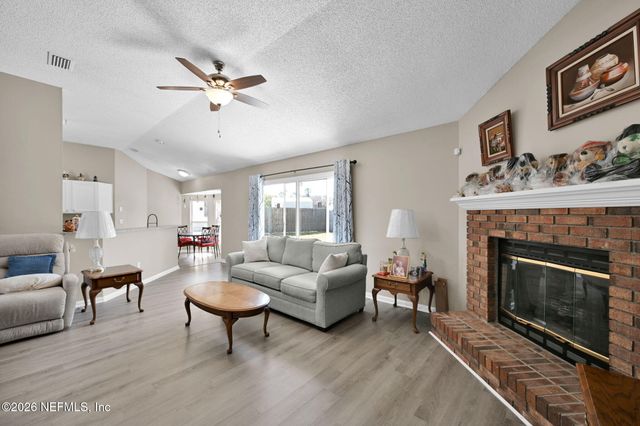 1526 MOUNTAIN LAKE Drive E, Jacksonville, FL 32221