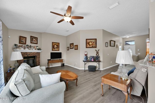 1526 MOUNTAIN LAKE Drive E, Jacksonville, FL 32221