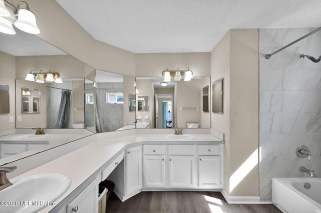 1526 MOUNTAIN LAKE Drive E, Jacksonville, FL 32221