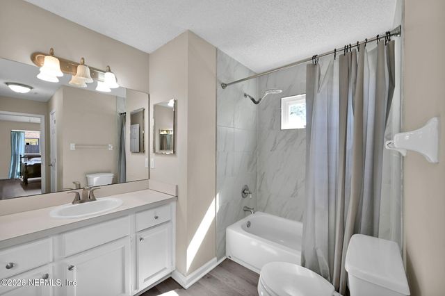 1526 MOUNTAIN LAKE Drive E, Jacksonville, FL 32221