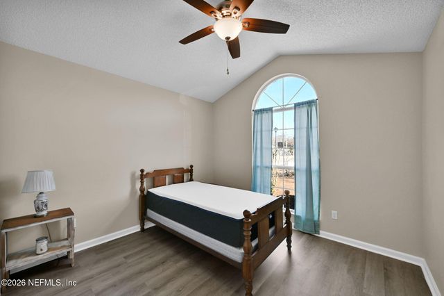 1526 MOUNTAIN LAKE Drive E, Jacksonville, FL 32221