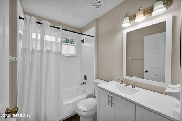 1526 MOUNTAIN LAKE Drive E, Jacksonville, FL 32221