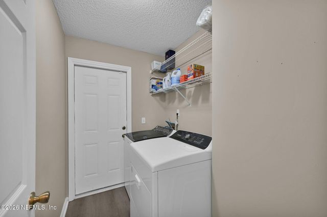 1526 MOUNTAIN LAKE Drive E, Jacksonville, FL 32221