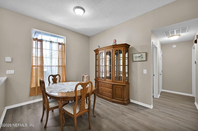 1526 MOUNTAIN LAKE Drive E, Jacksonville, FL 32221