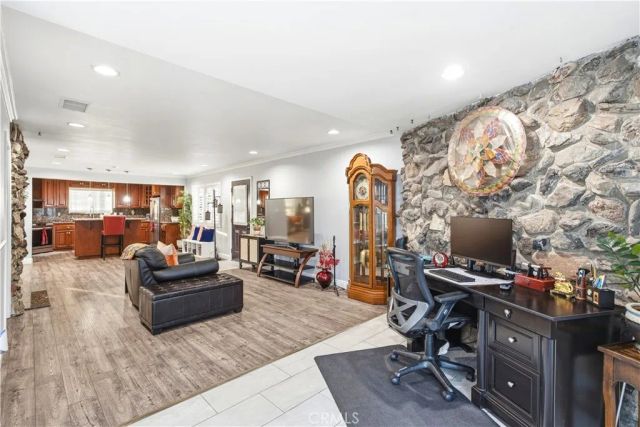 2102 Pattiz Avenue, Long Beach, CA 90815