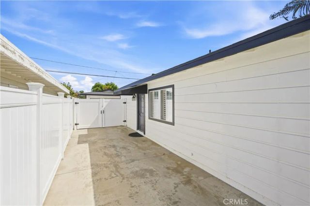2102 Pattiz Avenue, Long Beach, CA 90815