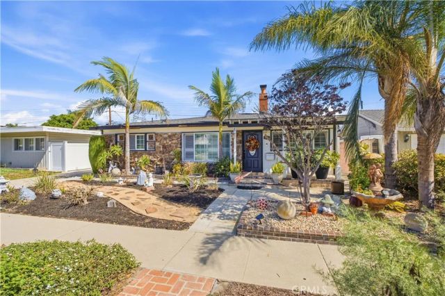 2102 Pattiz Avenue, Long Beach, CA 90815