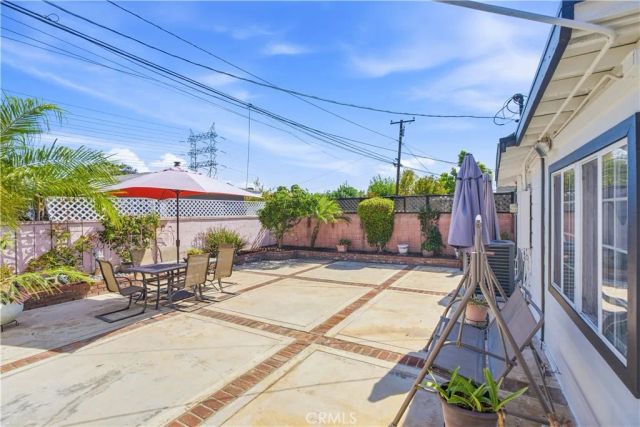 2102 Pattiz Avenue, Long Beach, CA 90815