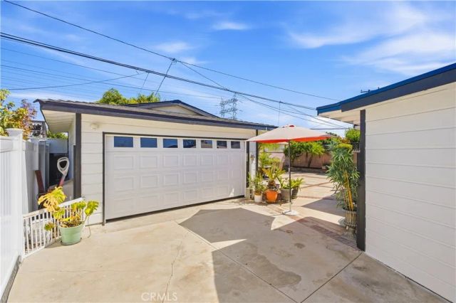 2102 Pattiz Avenue, Long Beach, CA 90815