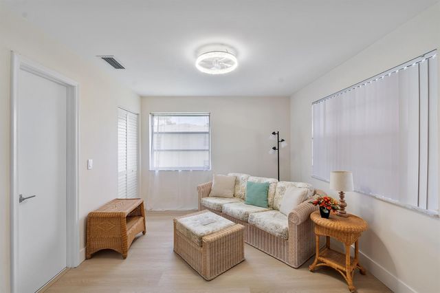 1030 Citrus Way 204, Delray Beach, FL 33445