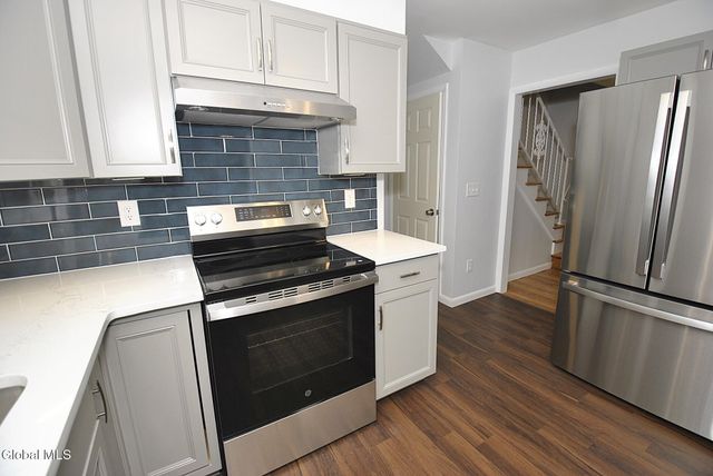 49 Delafield Drive, Colonie, NY 12205