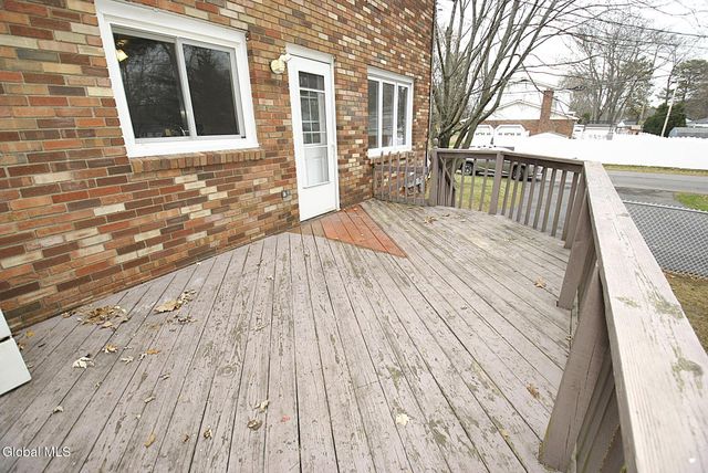 49 Delafield Drive, Colonie, NY 12205