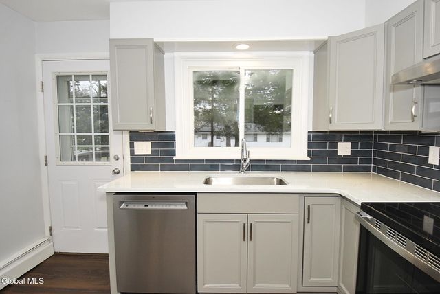 49 Delafield Drive, Colonie, NY 12205